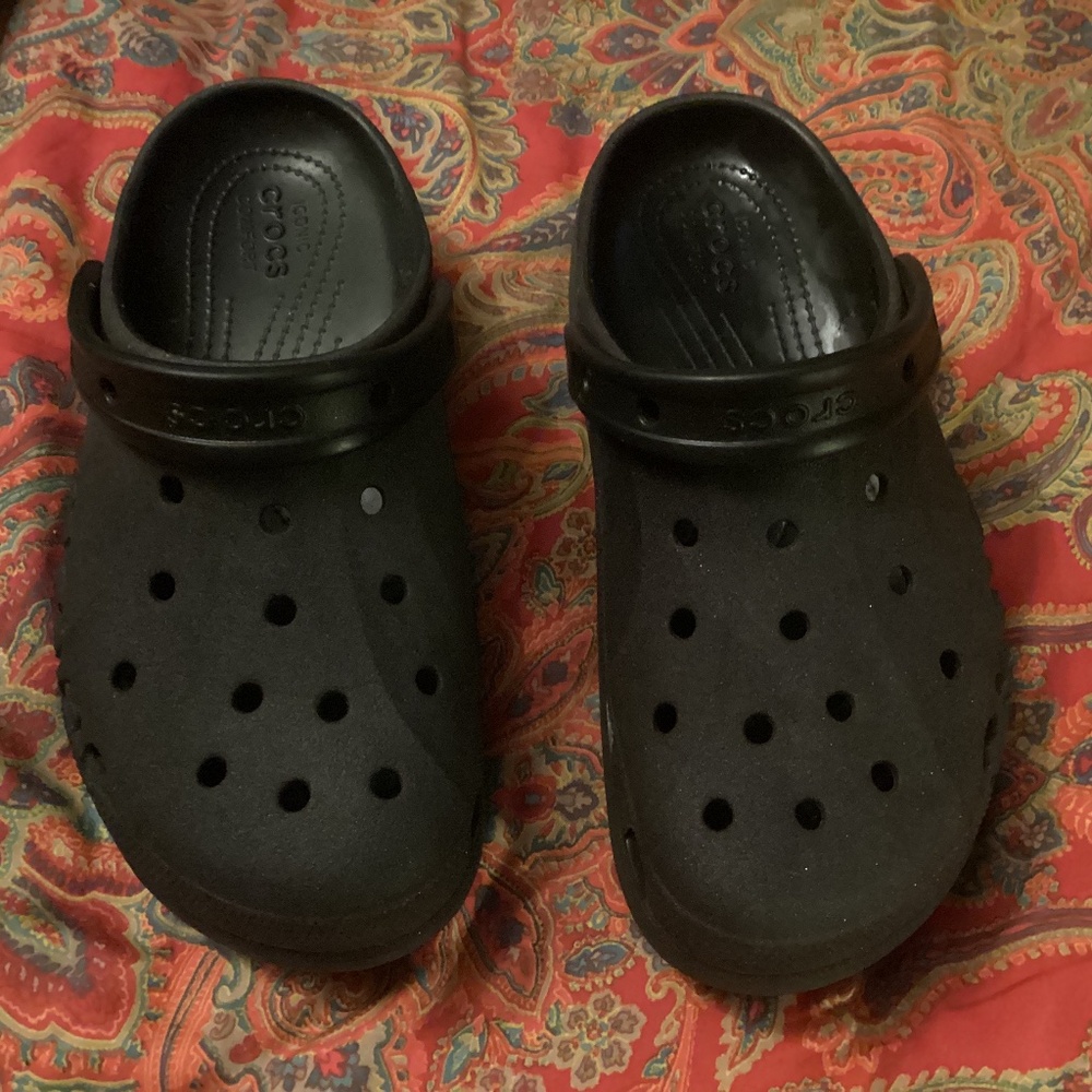 Crocs size 9w black